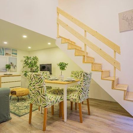 Cosy Flat In Akacfa Str., Aya Apartment Budapest Bagian luar foto