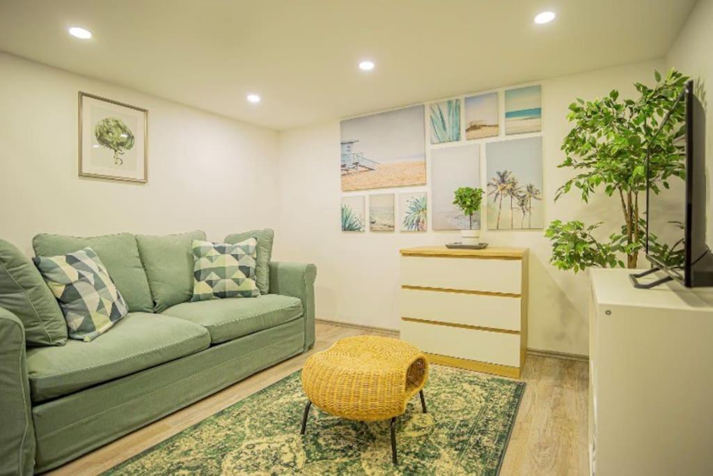 Cosy Flat In Akacfa Str., Aya Apartment Budapest Bagian luar foto