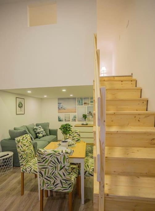 Cosy Flat In Akacfa Str., Aya Apartment Budapest Bagian luar foto