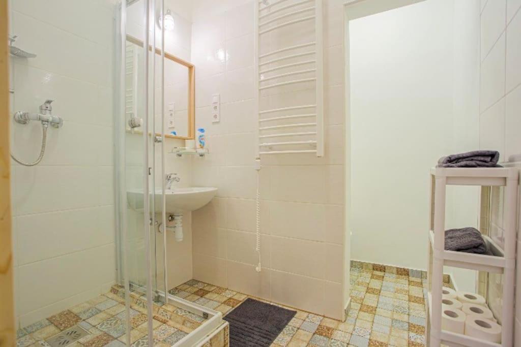 Cosy Flat In Akacfa Str., Aya Apartment Budapest Bagian luar foto